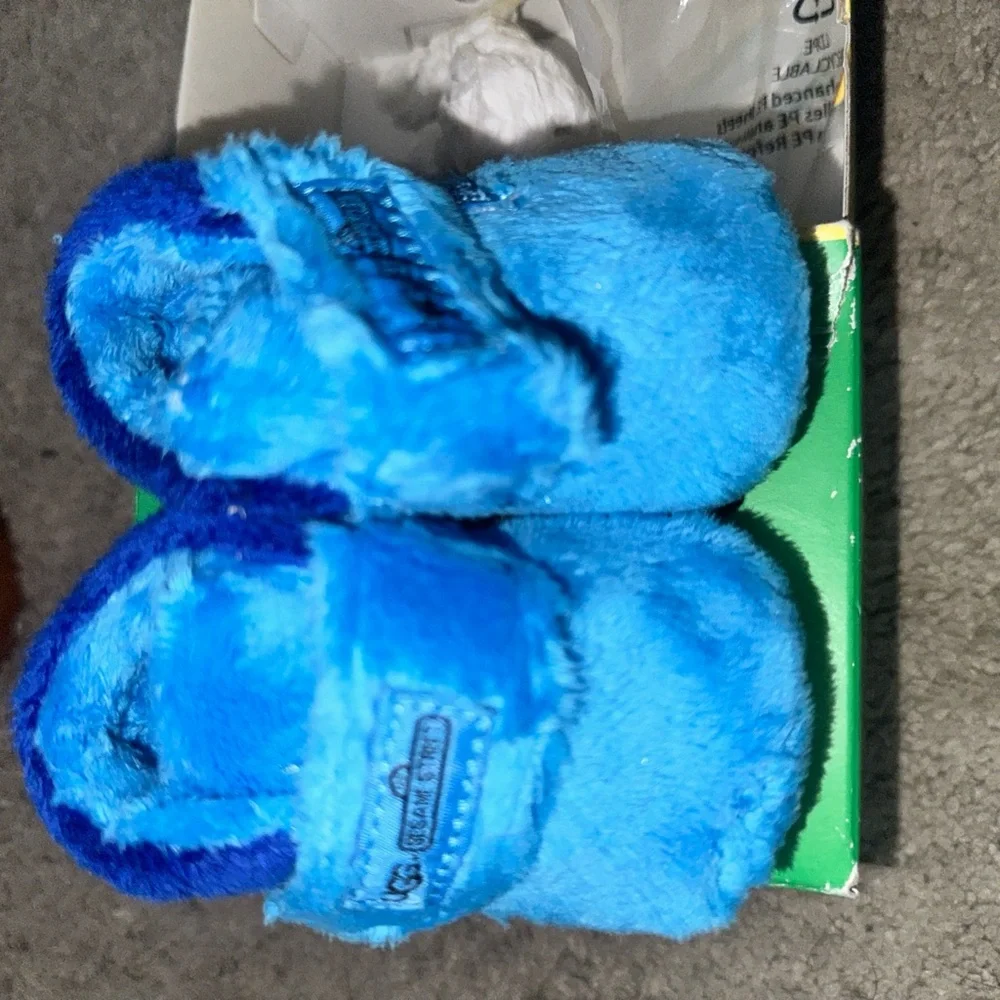 UGG Sesame Street Kids Blue Slippers - Picture 5 of 8